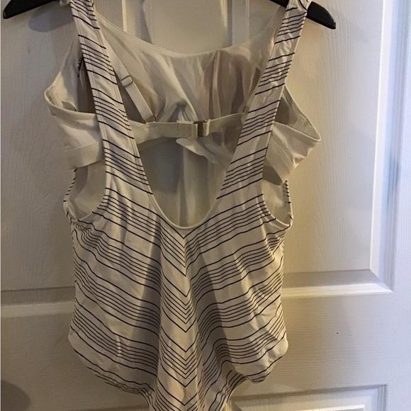 Athleta White Black chevron Striped Swim suit Built in Bra , 38D/DD Med/LG - Picture 5 of 6